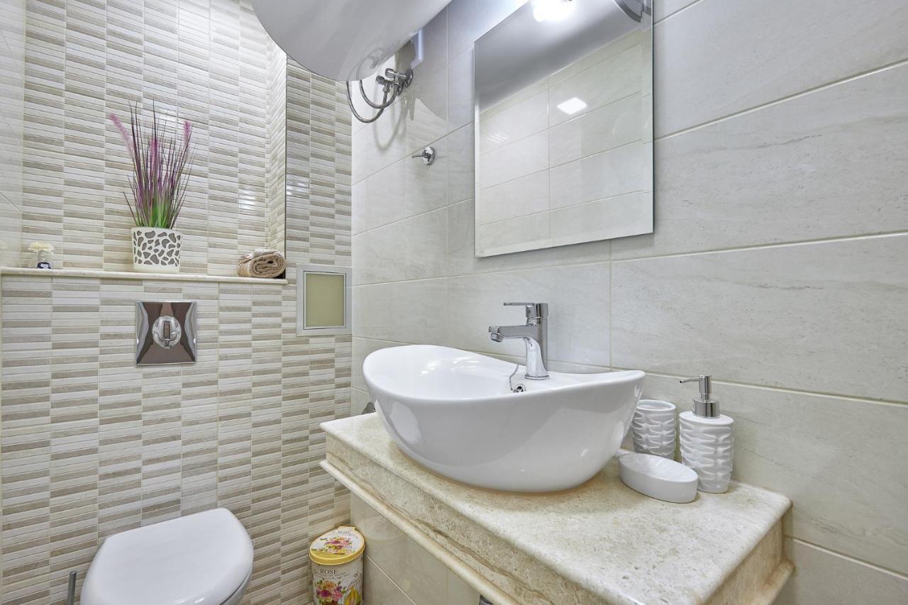Romance Apartament & Free Parking Burgas Ngoại thất bức ảnh